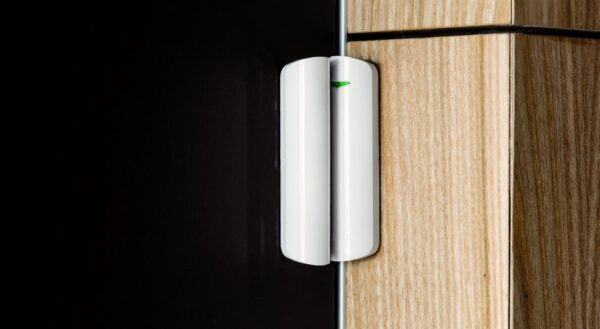 Ajax DoorProtect, magnetni kontakt - Image 5